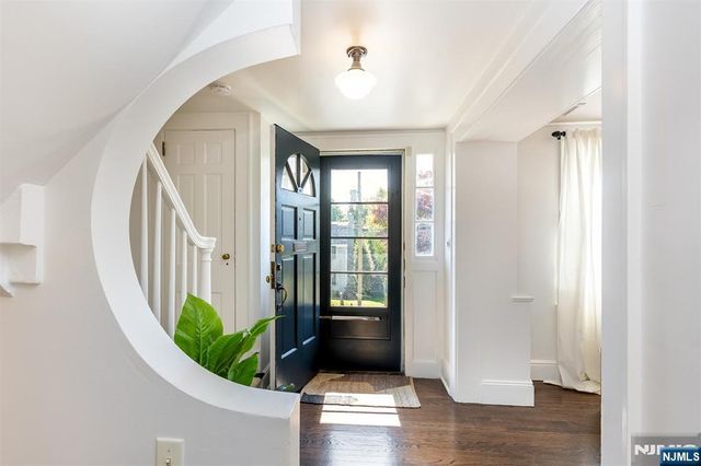 582 Highland Avenue, Montclair, NJ 07043
