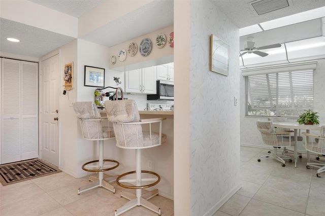 270 CERROMAR WAY S 57, Venice, FL 34293