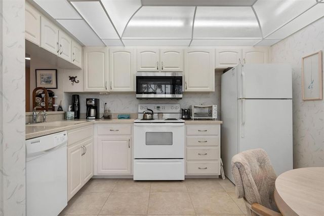 270 CERROMAR WAY S 57, Venice, FL 34293