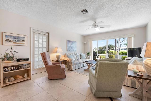 270 CERROMAR WAY S 57, Venice, FL 34293