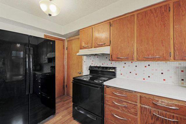 2719 S El Rancho, Wichita, KS 67216