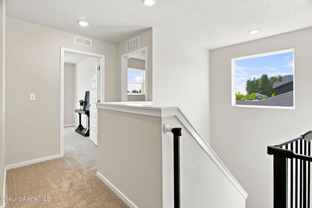501 E Burdock Loop, Hayden, ID 83835