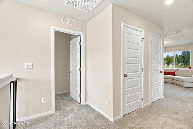 501 E Burdock Loop, Hayden, ID 83835