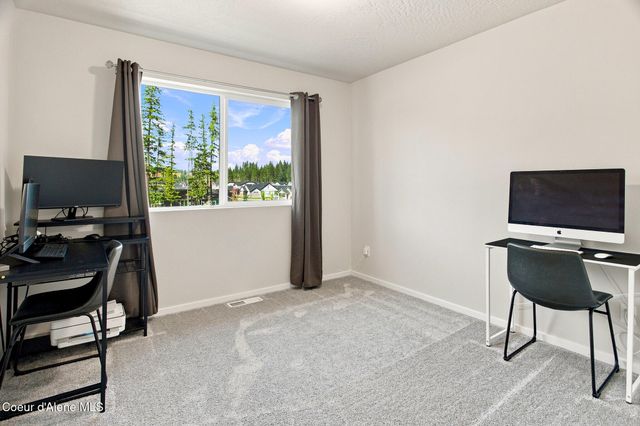 501 E Burdock Loop, Hayden, ID 83835