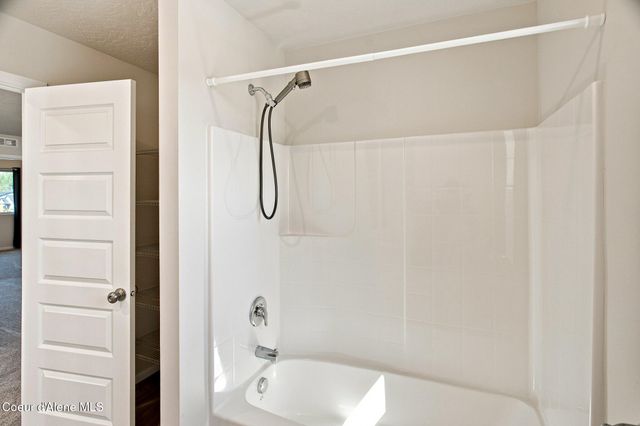 501 E Burdock Loop, Hayden, ID 83835