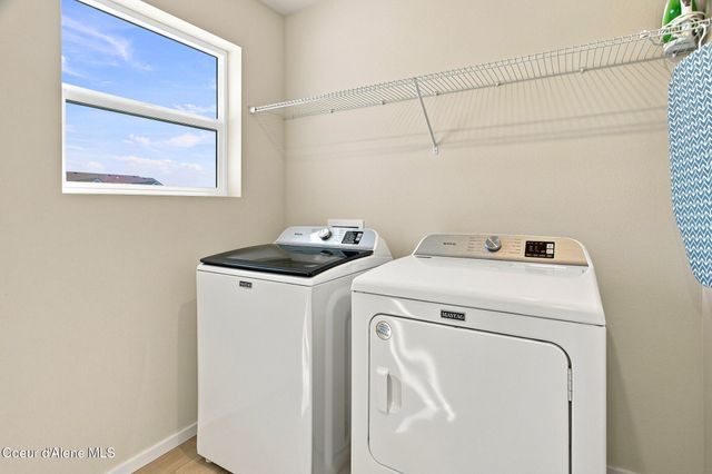 501 E Burdock Loop, Hayden, ID 83835