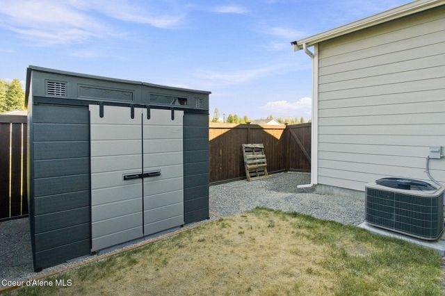 501 E Burdock Loop, Hayden, ID 83835