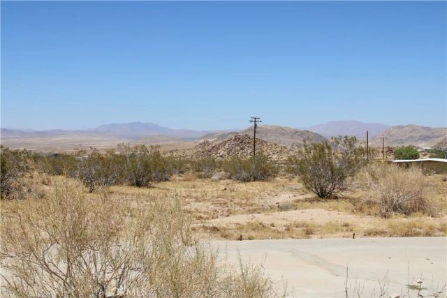 5 Joshua Tree, Johnson Valley, CA 92285