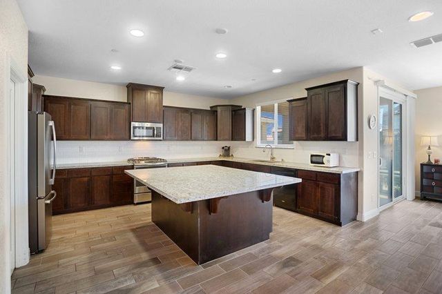 3510 Edington Dr, Rancho Cordova, CA 95742