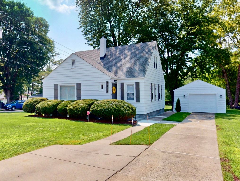 2310 W 73rd Avenue, Merrillville, IN 46410