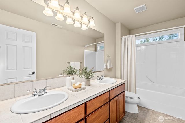 8110 113th Street Ct E, Puyallup, WA 98373