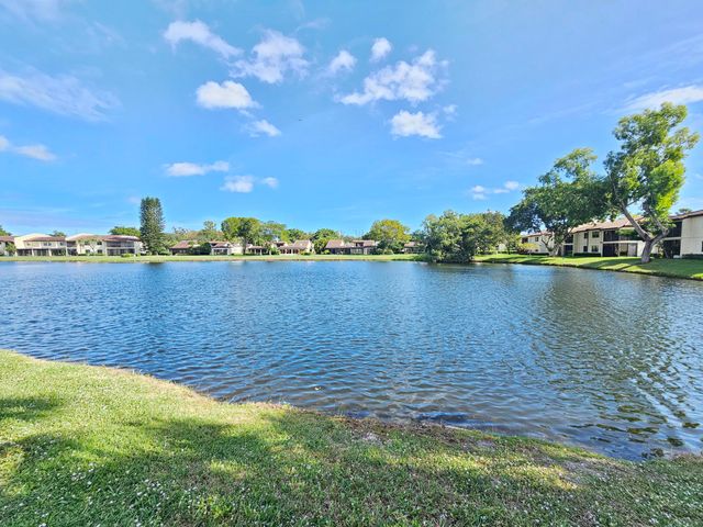 21815 Arriba Real 12e, Boca Raton, FL 33433