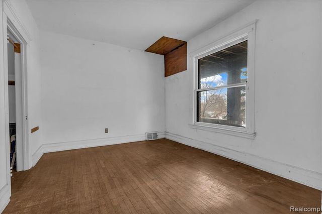 5828 4th Street, Detroit, MI 48202