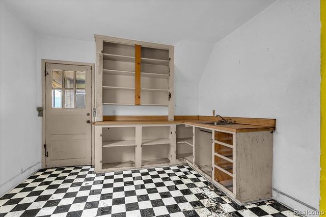 5828 4th Street, Detroit, MI 48202