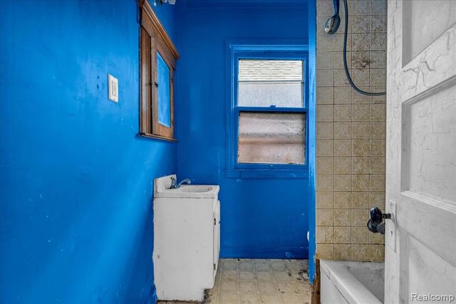 5828 4th Street, Detroit, MI 48202