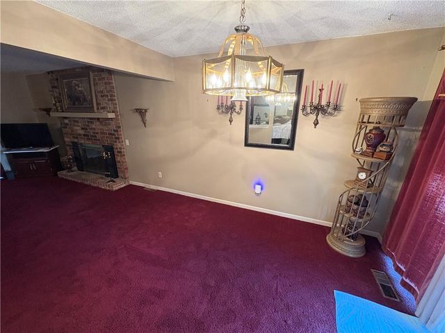 1404 NW Sandalwood Court, Blue Springs, MO 64015