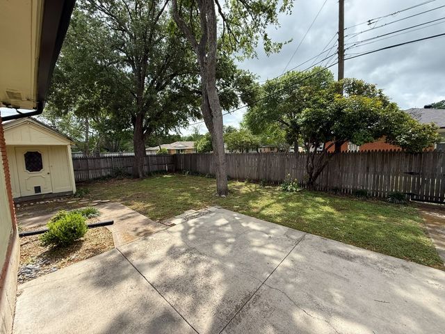 2424 Dorrington Drive, Dallas, TX 75228