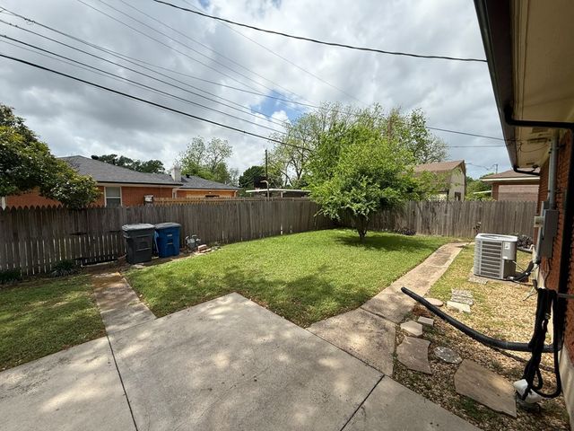 2424 Dorrington Drive, Dallas, TX 75228