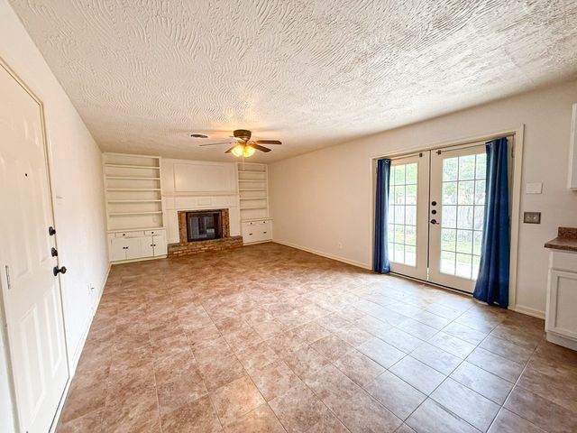 2424 Dorrington Drive, Dallas, TX 75228