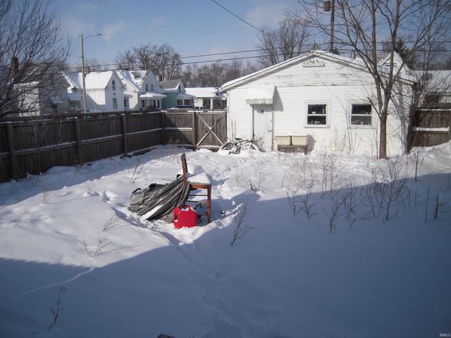 1821 W Sample St, South Bend, IN 46619