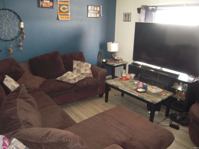 1821 W Sample St, South Bend, IN 46619