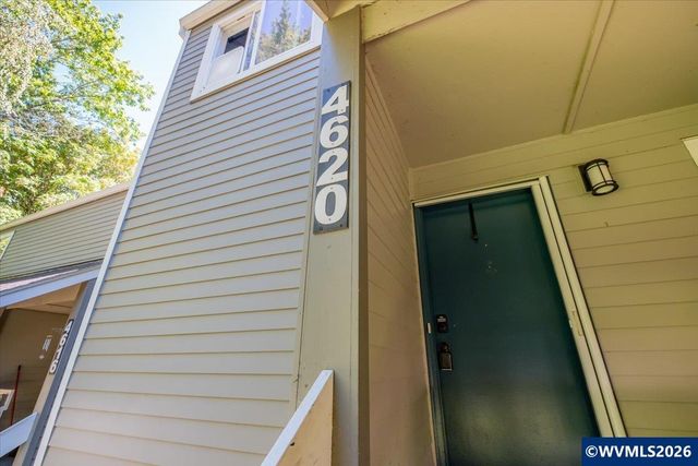 4620 Lower Dr, Lake Oswego, OR 97035
