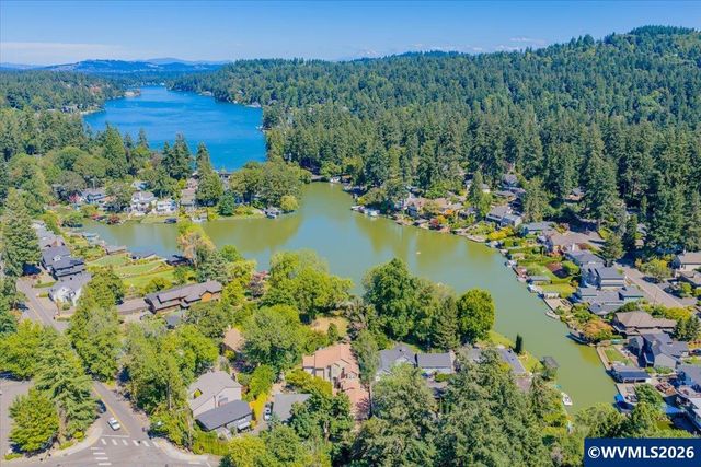 4620 Lower Dr, Lake Oswego, OR 97035