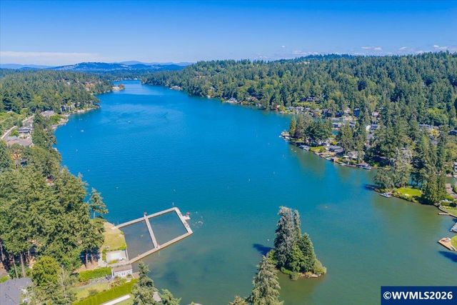 4620 Lower Dr, Lake Oswego, OR 97035