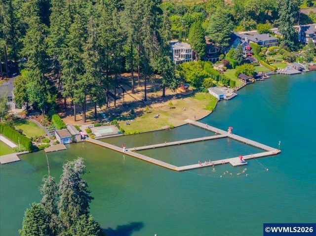 4620 Lower Dr, Lake Oswego, OR 97035