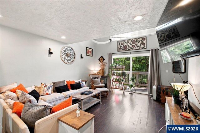4620 Lower Dr, Lake Oswego, OR 97035
