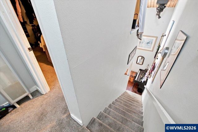 4620 Lower Dr, Lake Oswego, OR 97035