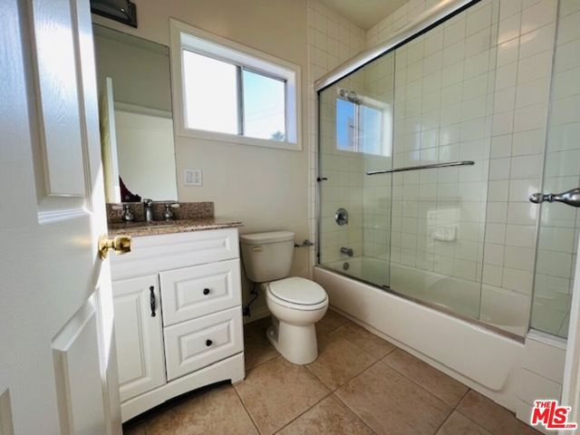 520 Columbia Avenue, Los Angeles, CA 90017