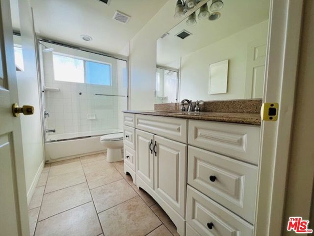 520 Columbia Avenue, Los Angeles, CA 90017