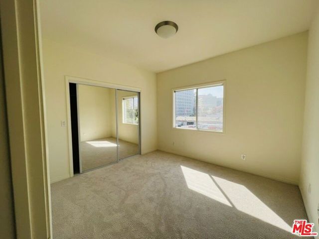 520 Columbia Avenue, Los Angeles, CA 90017