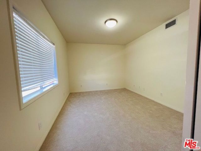 520 Columbia Avenue, Los Angeles, CA 90017