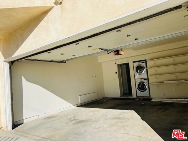 520 Columbia Avenue, Los Angeles, CA 90017