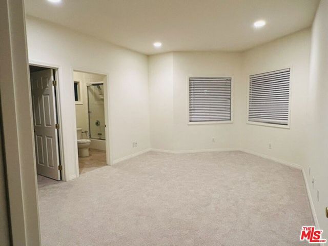 520 Columbia Avenue, Los Angeles, CA 90017