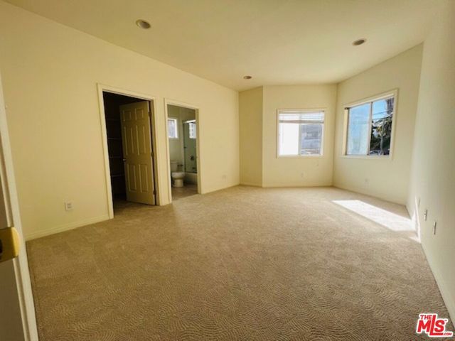 520 Columbia Avenue, Los Angeles, CA 90017