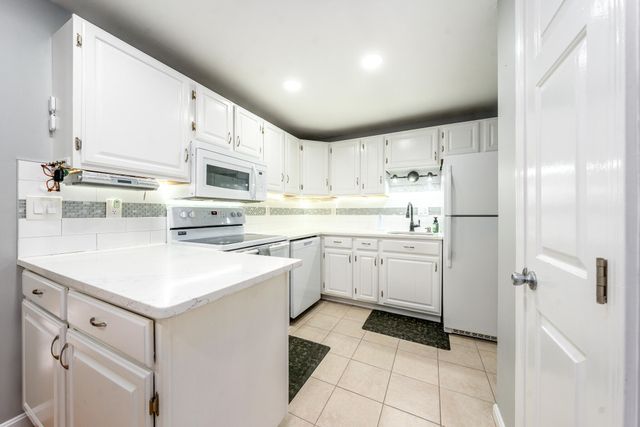 51 Larch Lane, Centerville, MA 02632