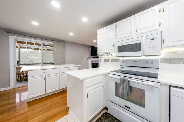 51 Larch Lane, Centerville, MA 02632