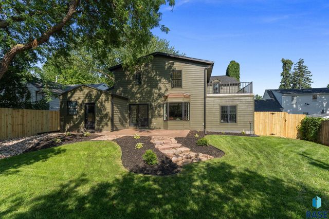 2015 S Pendar Ln Lane, Sioux Falls, SD 57105
