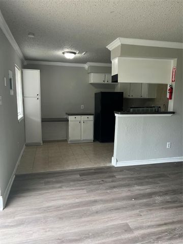 10902 Jutland Road, Houston, TX 77048