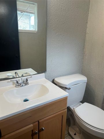 10902 Jutland Road, Houston, TX 77048