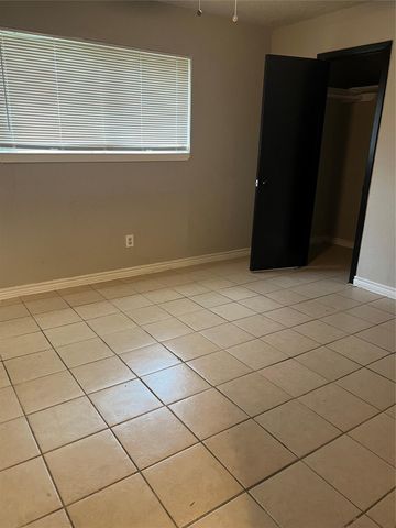 10902 Jutland Road, Houston, TX 77048