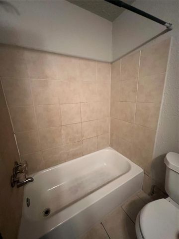 10902 Jutland Road, Houston, TX 77048