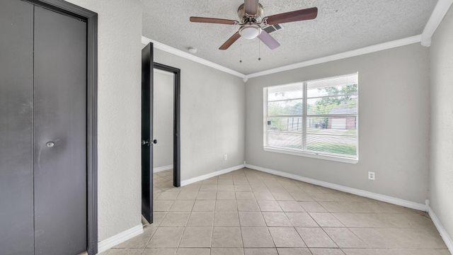 10902 Jutland Road, Houston, TX 77048