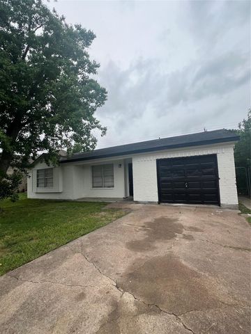 10902 Jutland Road, Houston, TX 77048