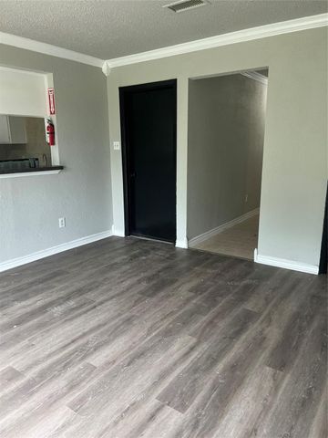 10902 Jutland Road, Houston, TX 77048