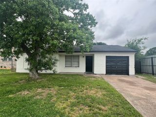 10902 Jutland Road, Houston, TX 77048