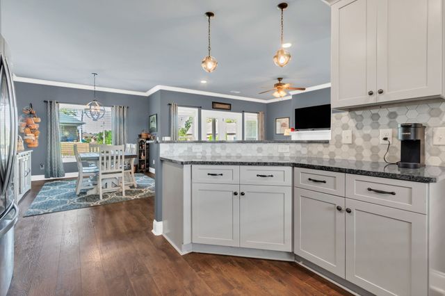 2614 Etna Dr, Chapel Hill, TN 37034